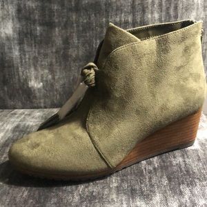 Dr Scholls Olive Wedge Bootie W9